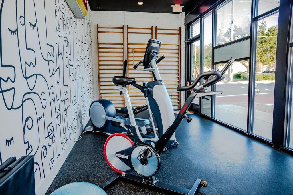 The Hive 302 King With Balcony Hotel Wilmington Ngoại thất bức ảnh