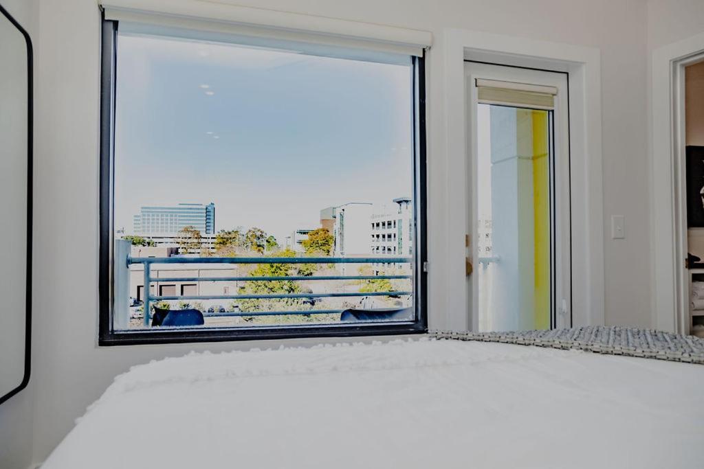 The Hive 302 King With Balcony Hotel Wilmington Ngoại thất bức ảnh