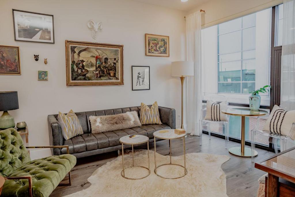 The Hive 302 King With Balcony Hotel Wilmington Ngoại thất bức ảnh