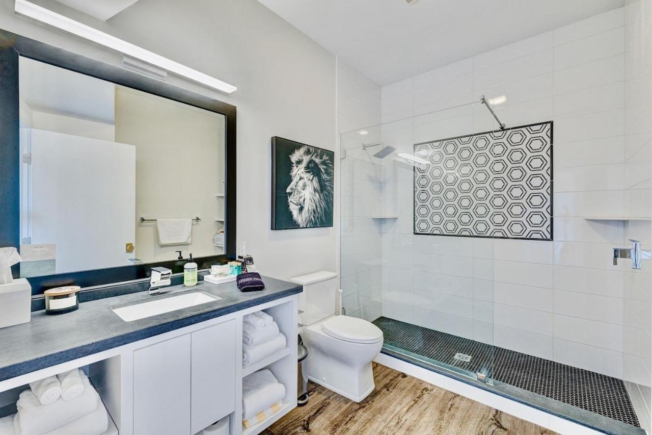 The Hive 302 King With Balcony Hotel Wilmington Ngoại thất bức ảnh